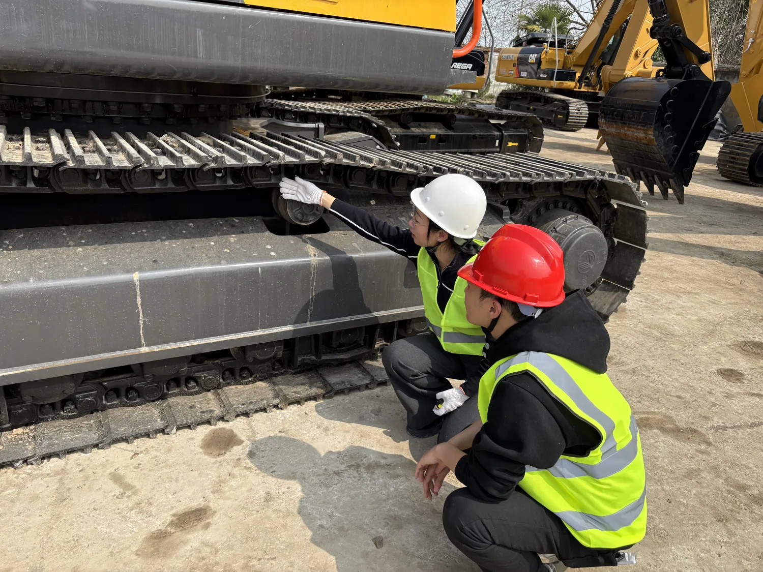 Utilities & drainage — used wheeled excavator