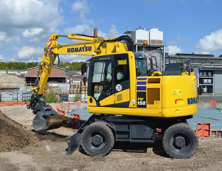 Komatsu PW158-11